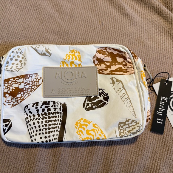 ALOHA Collection | Bags | Nwt Aloha Collection Limited Lucky 1 Le Tour ...